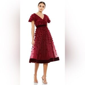 NWOT Mac Duggal GORGEOUS Burgandy butterfly and velvet hem midi dress. Size 12.